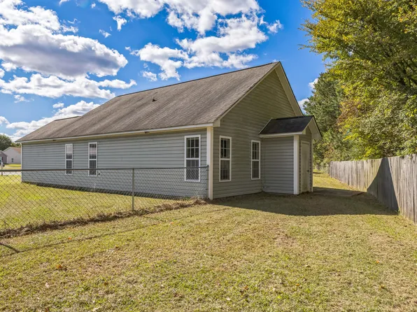 104 Prancer Cir, Selma, NC 27576