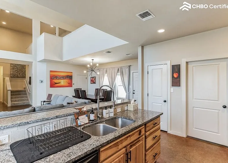 10119 Longhorn Skyway — Photo 9