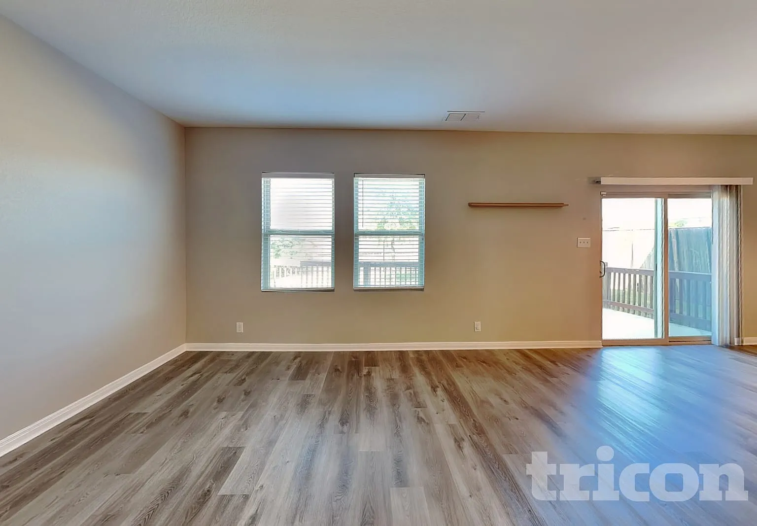 4827 Hallies Garden Saint Hedwig TX — Photo 2
