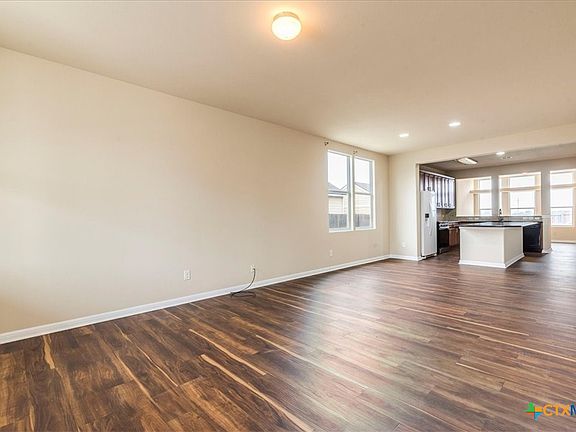 4th image of 313 Newberry Trl
