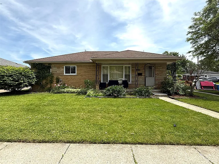 6810 Rosemary St — Photo 1