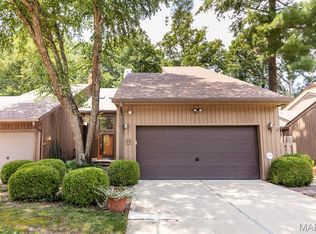 2 Tanewood Ct, Belleville, IL 62223
