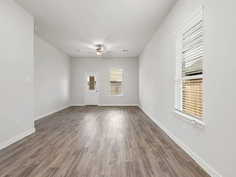 21022 Armstrong County Dr — Photo 16