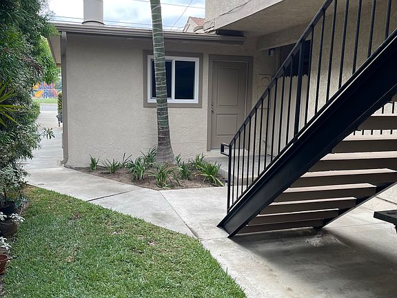 3rd image of 2331 Orange Ave