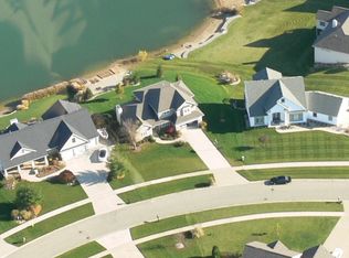 8878 Stonepoint Ct, Jenison, MI 49428