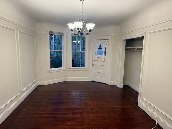 2nd image of 677 Oak St #4
