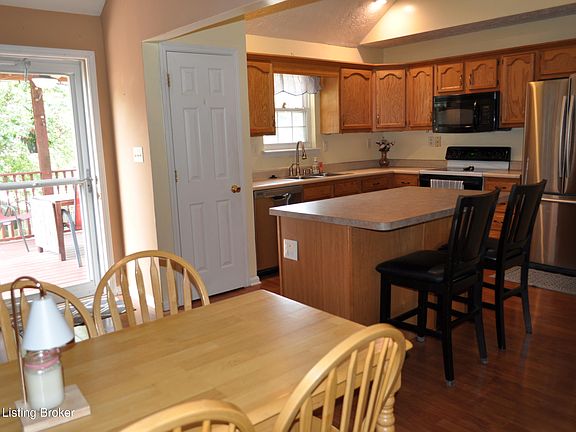 3rd image of 11304 Sullivan Ct