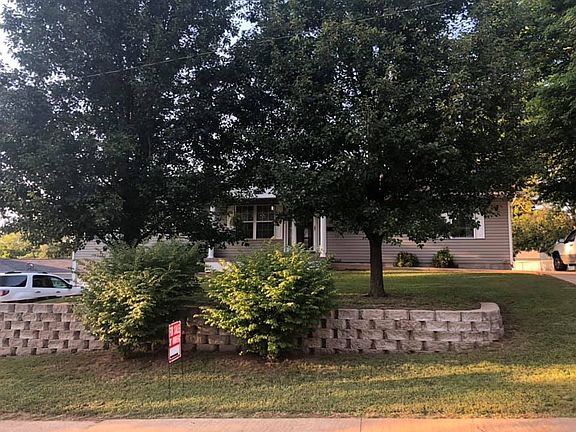 5th image of 302 Cedar Dr