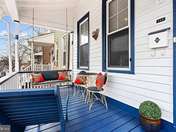 4th image of 110 Potter St