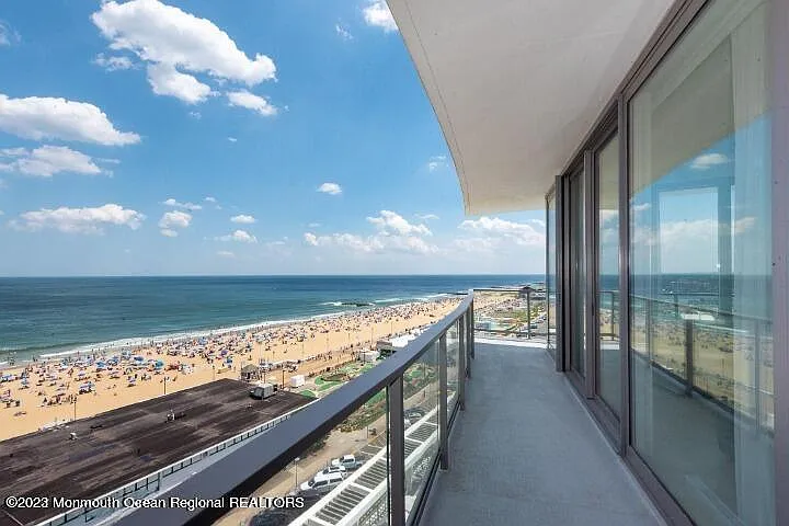 1101 N Ocean Ave #902 — Photo 29