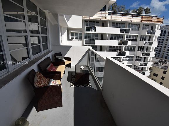 2nd image of 100 Lincoln Rd #1507