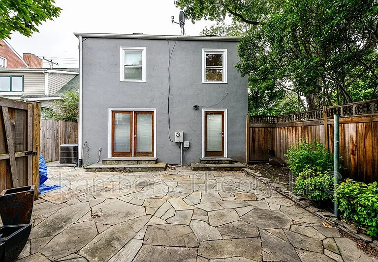 635 N West St — Photo 3