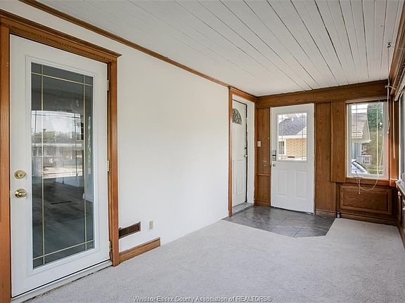5th image of 1054 Glidden Ave