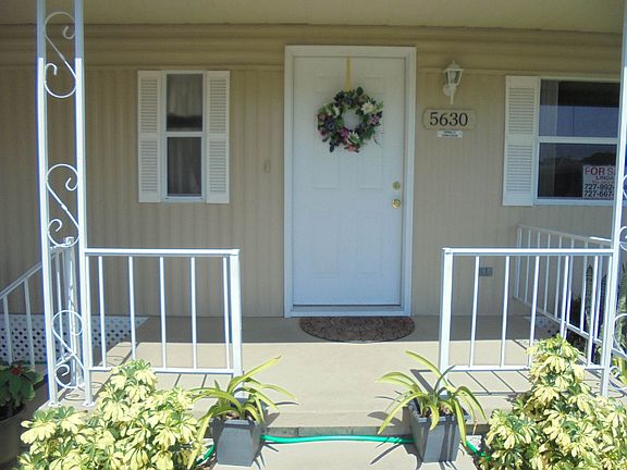 OUTDOOR FRONT PORCH