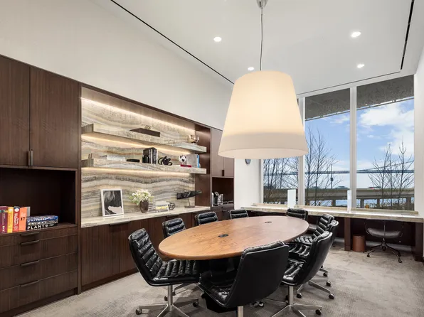 252 South Street image 8 of 15