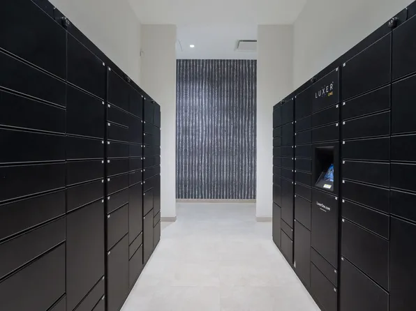 Platform 4611 Uptown Chicago