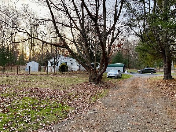 3rd image of 8362 Petersburg Pike
