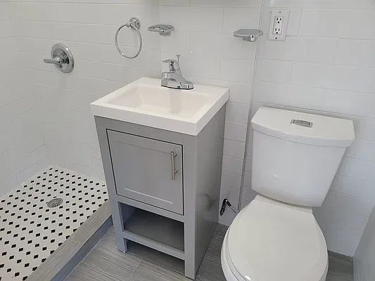 Rented by Capri Jet Realty Corp | media 22