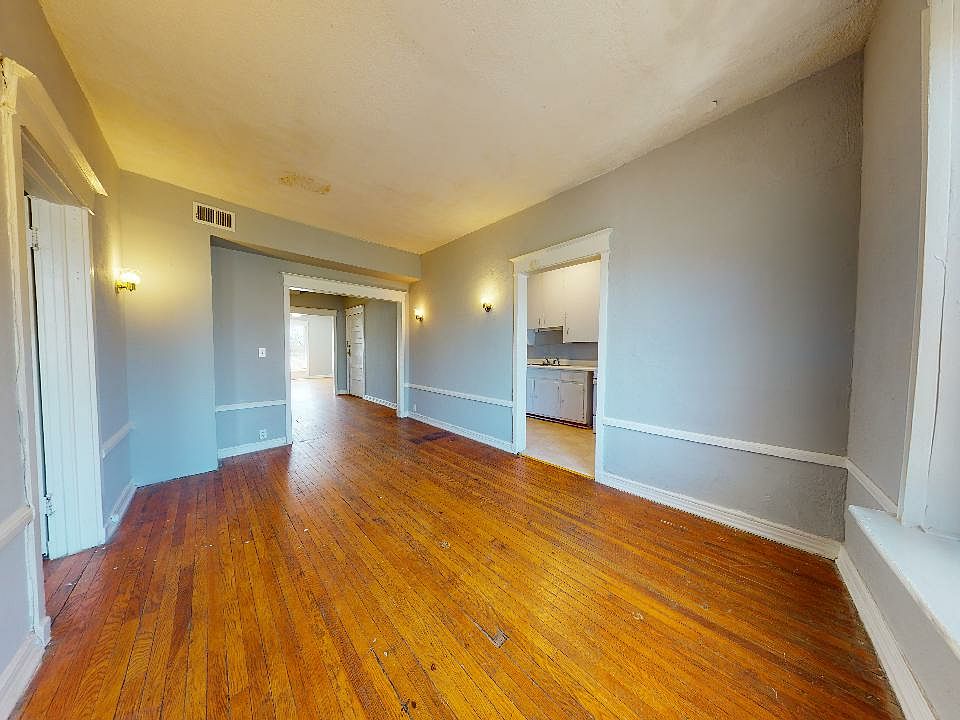 1st image of 112 E 43rd St #116-1W