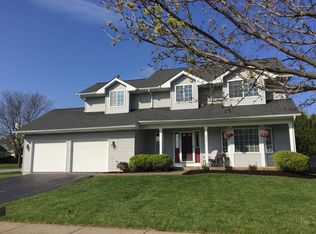 1200 Ardmore Dr, Cary, IL 60013