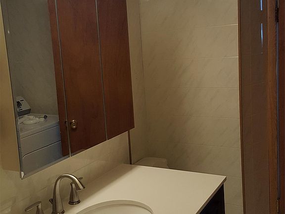 5th image of 309 S 2nd St #B