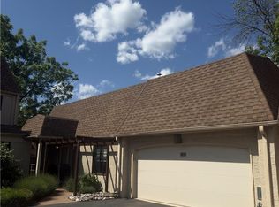 2 Park Gate Dr #1002, Edison, NJ 08820