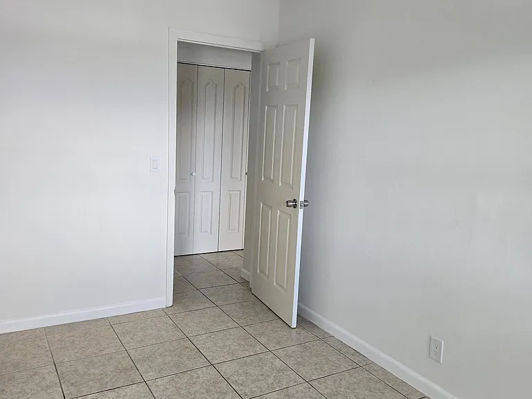 3211 SW 44th St #211 — Photo 15