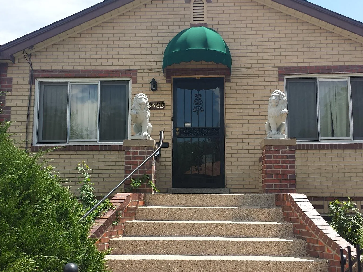 2 bed, 1102 sqft, $2,200 — Photo 1