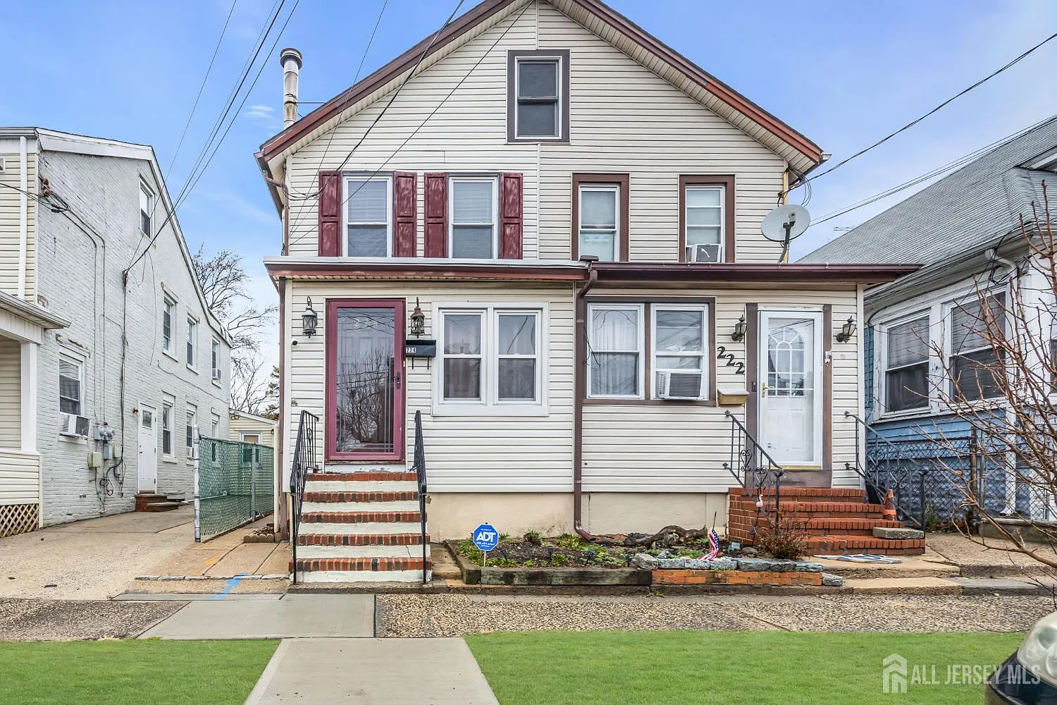 224 2nd St photo 1