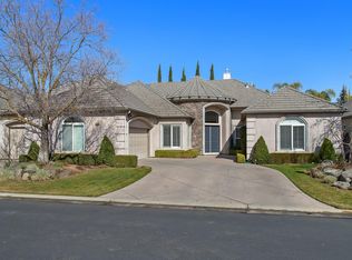 1688 E Shoal Creek Dr, Fresno, CA 93730