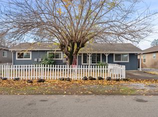 802 Ridge Rd, Redding, CA 96003