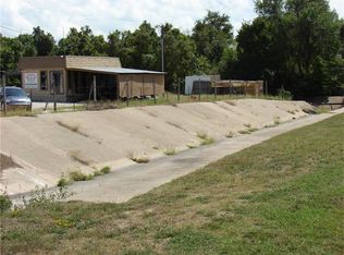 1207 W Cameron Ave, Rockdale, TX 76567