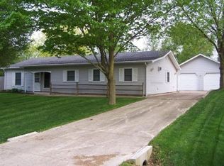 2604 Oakwood Dr, Valparaiso, IN 46383