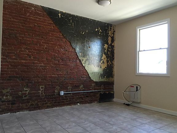 3rd image of 258 E Girard Ave APT 2