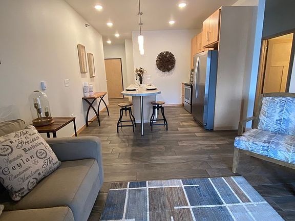 5th image of 707 La Crosse St APT 201