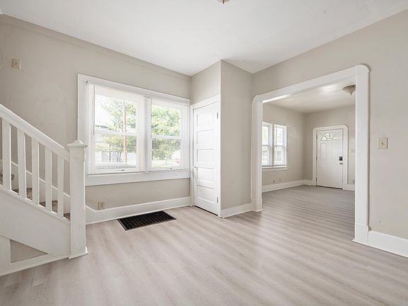 2nd image of 104 S Elder Ave #104