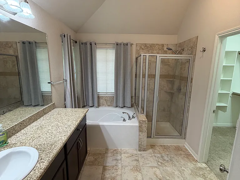 2738 Silver Oak Dr — Photo 10