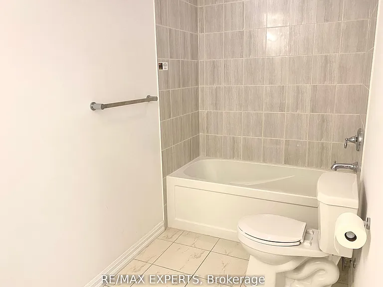 302 Essa Rd #306 — Photo 12