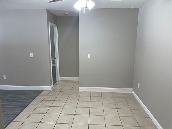 5th image of 383-435 Oaklawn Ave #101