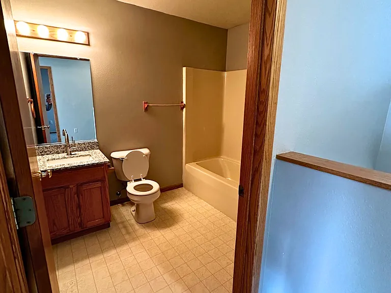 862 Kari Dr — Photo 6