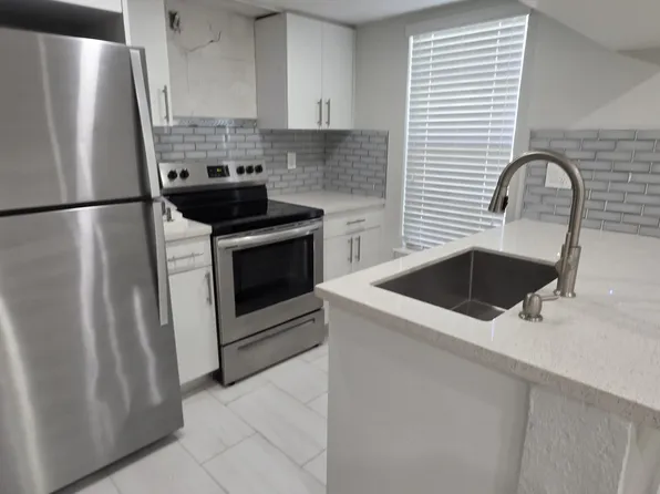 9100 Dr Martin Luther King Jr St N APT 323, Saint Petersburg, FL 33702