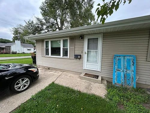 800 E Overton St Photo 1