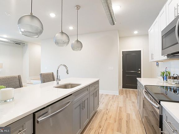 3rd image of 121 W Cumberland St #301