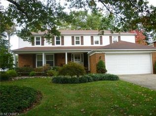 2714 Goldwood Dr, Rocky River, OH
