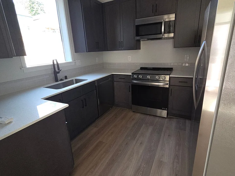 6800-6807 NE 15th Ct