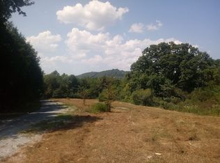 313 Poplar Rd, Silver Point, TN 38582