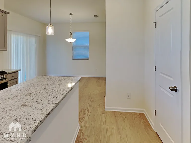 1568 Banham Dr — Photo 8