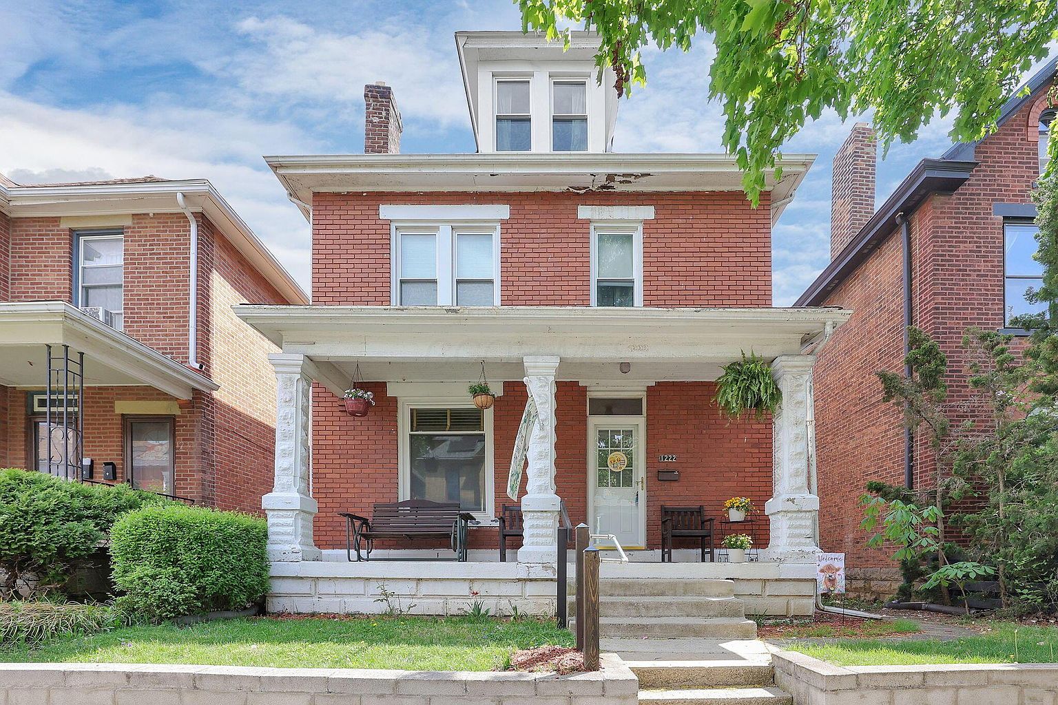 Listing photo 1 for 1222 Hamlet St