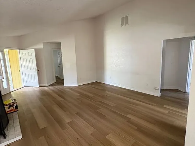5870 Coyote Ridge Rd — Photo 2