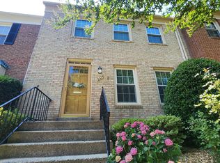 3124 Barnard Ct, Fairfax, VA 22031